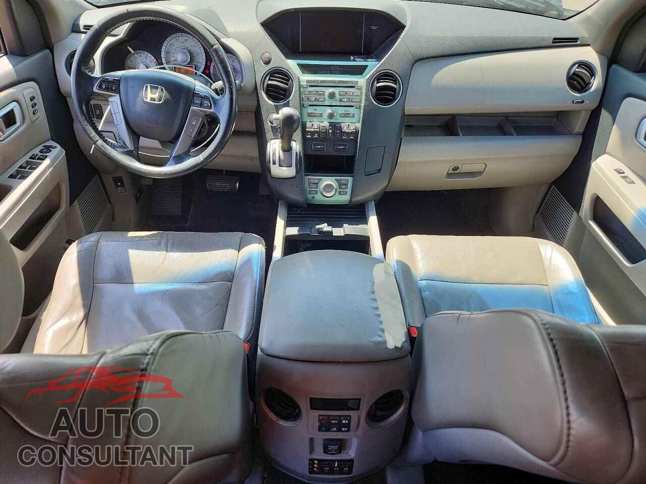 HONDA PILOT 2011 - 5FNYF4H95BB070660