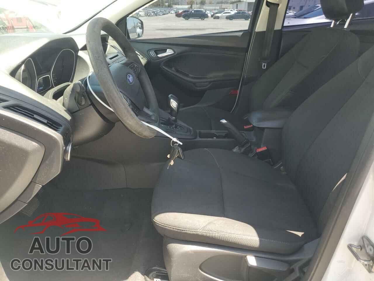 FORD FOCUS 2017 - 1FADP3K25HL224135