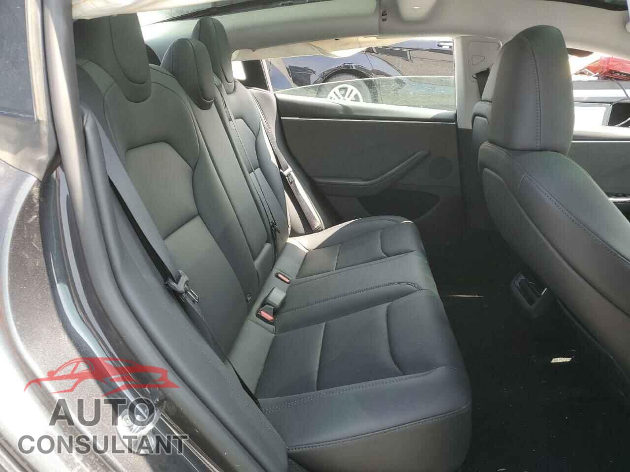 TESLA MODEL 3 2025 - 5YJ3E1EA3SF979586