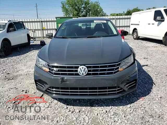 VOLKSWAGEN PASSAT 2017 - 1VWDT7A32HC013169