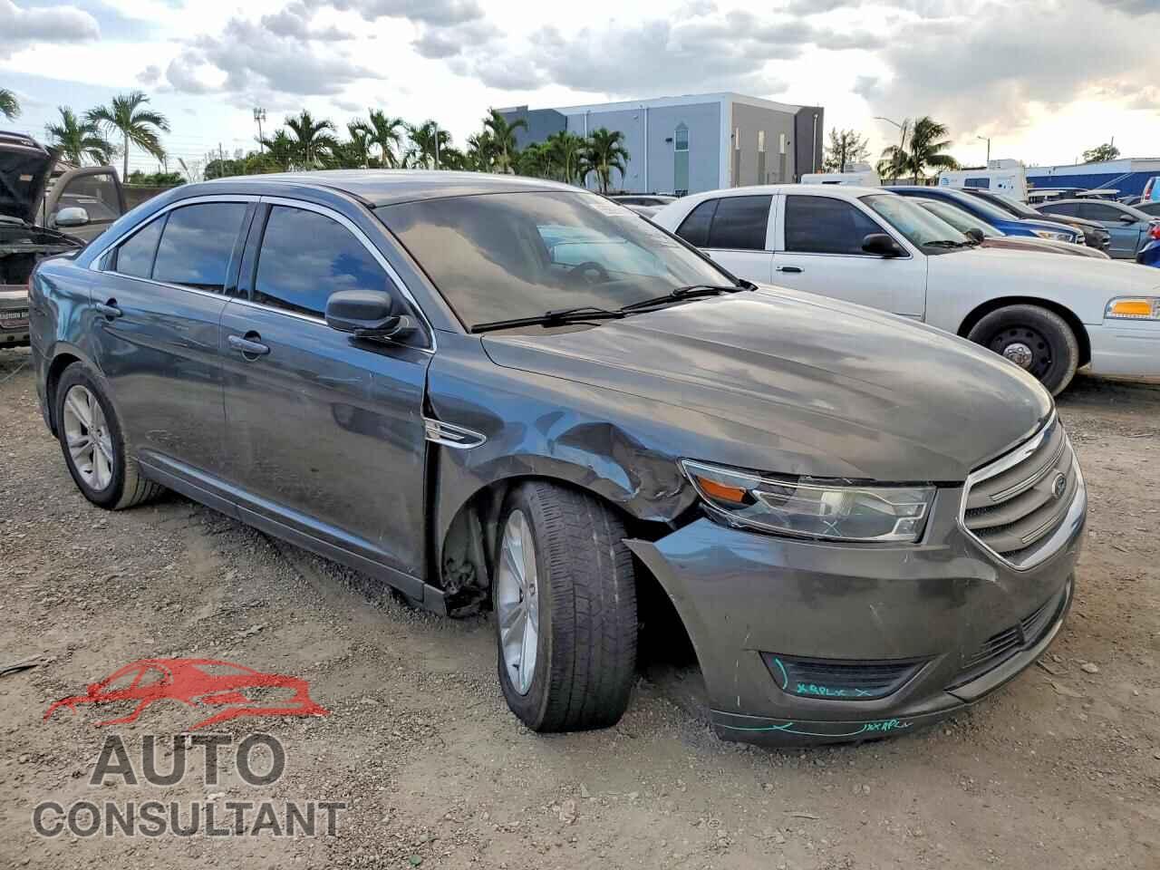 FORD TAURUS 2017 - 1FAHP2D86HG105595