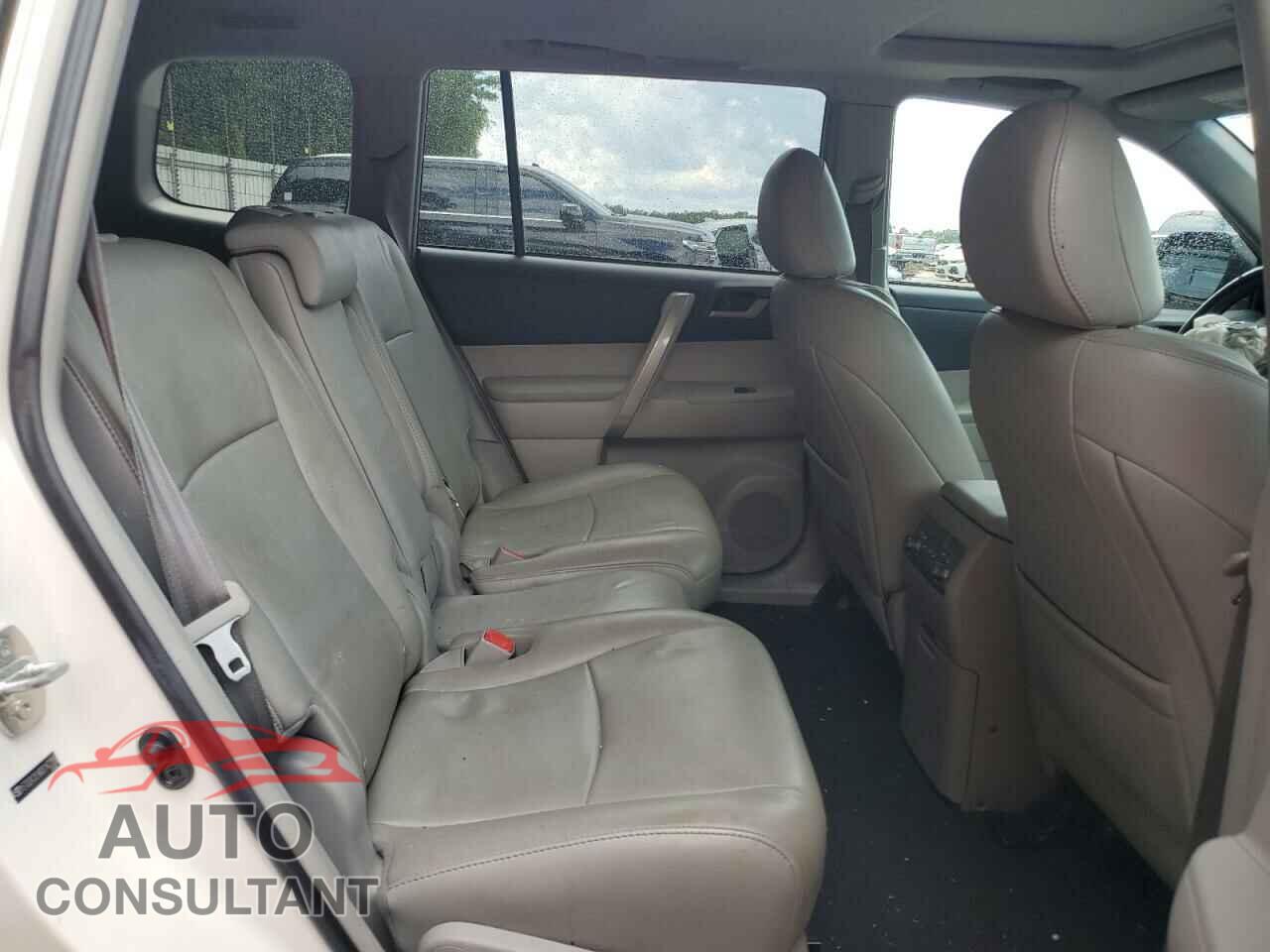 TOYOTA HIGHLANDER 2013 - 5TDZK3EH8DS142259