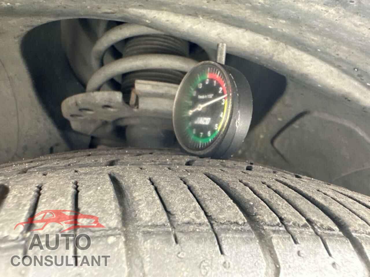 FORD FOCUS 2017 - 1FADP3F24HL271585