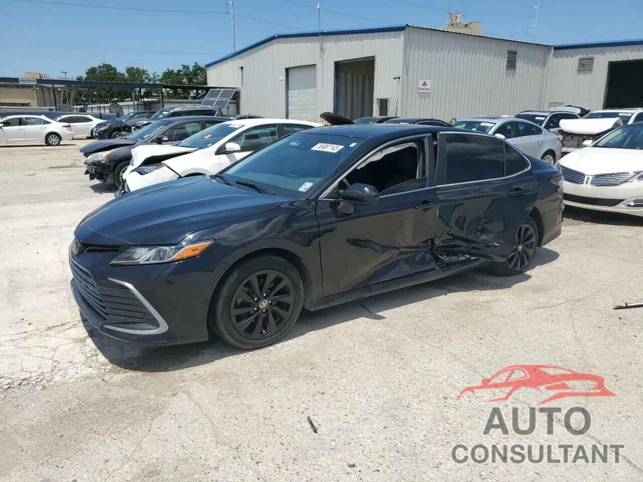 TOYOTA CAMRY 2022 - 4T1C11AK8NU678846