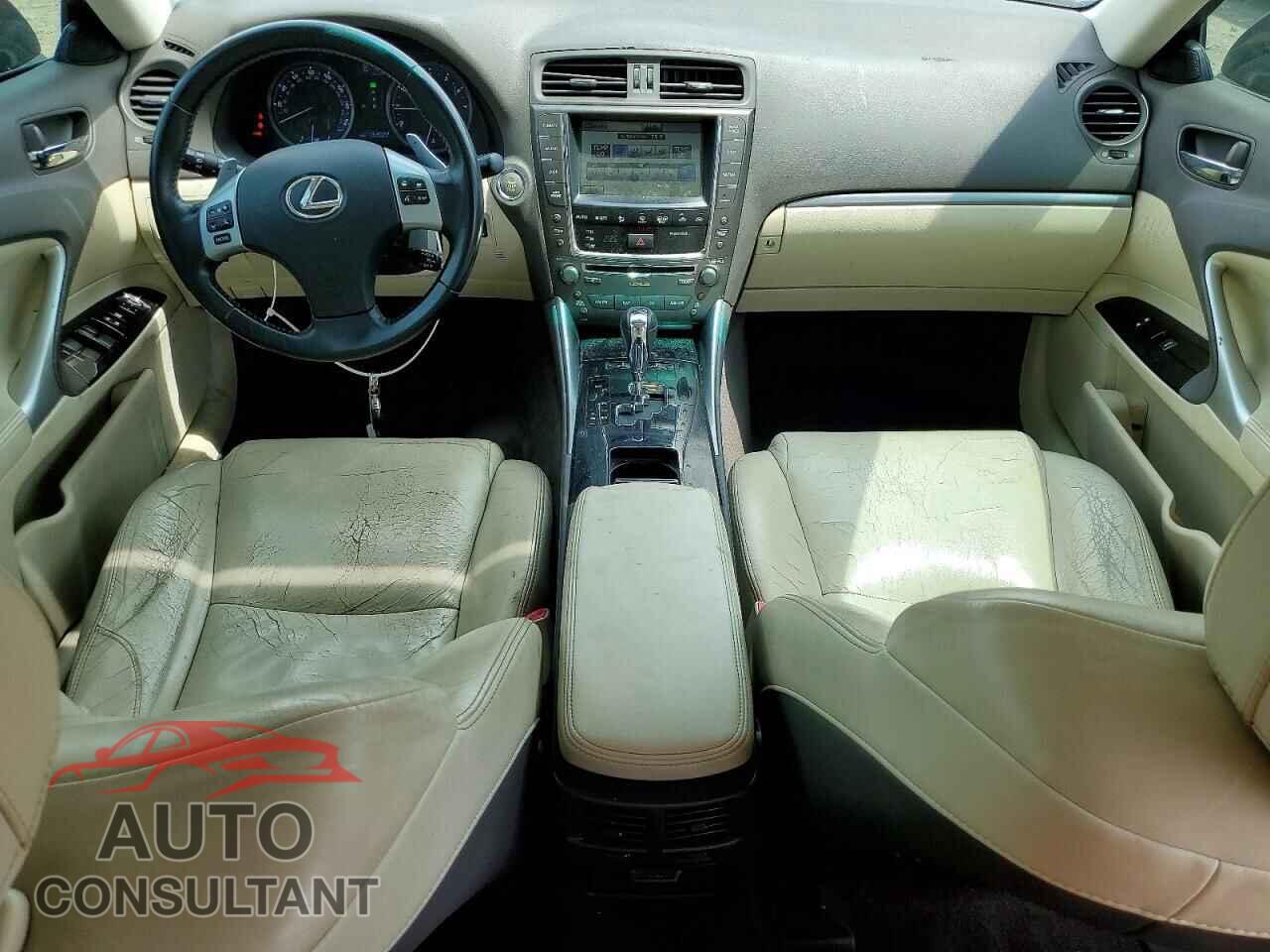 LEXUS IS 2011 - JTHCF5C26B5044868