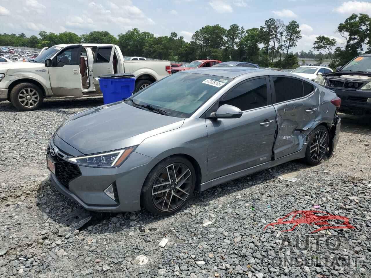 HYUNDAI ELANTRA 2019 - KMHD04LB8KU818458