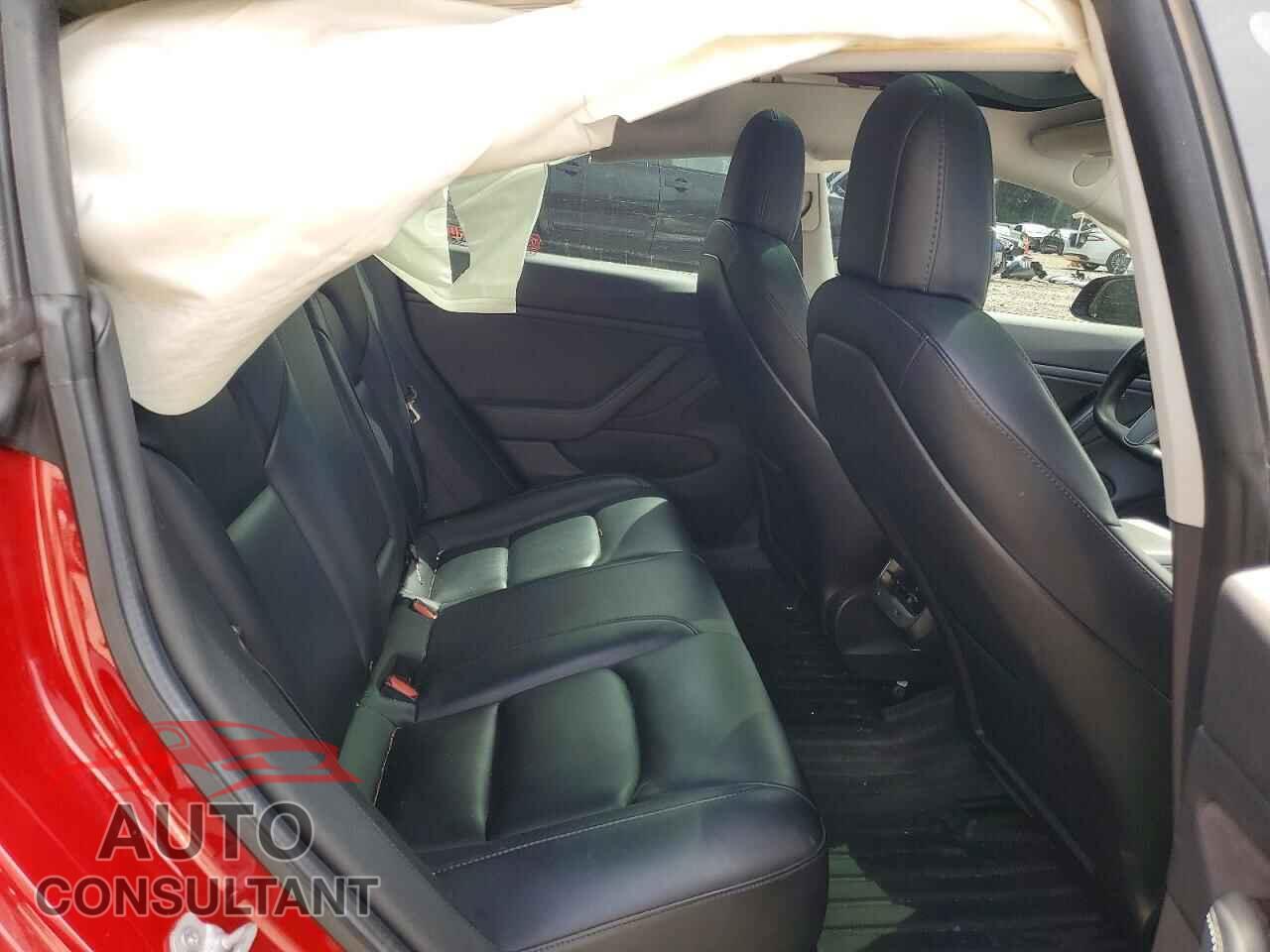 TESLA MODEL 3 2019 - 5YJ3E1EA7KF411471
