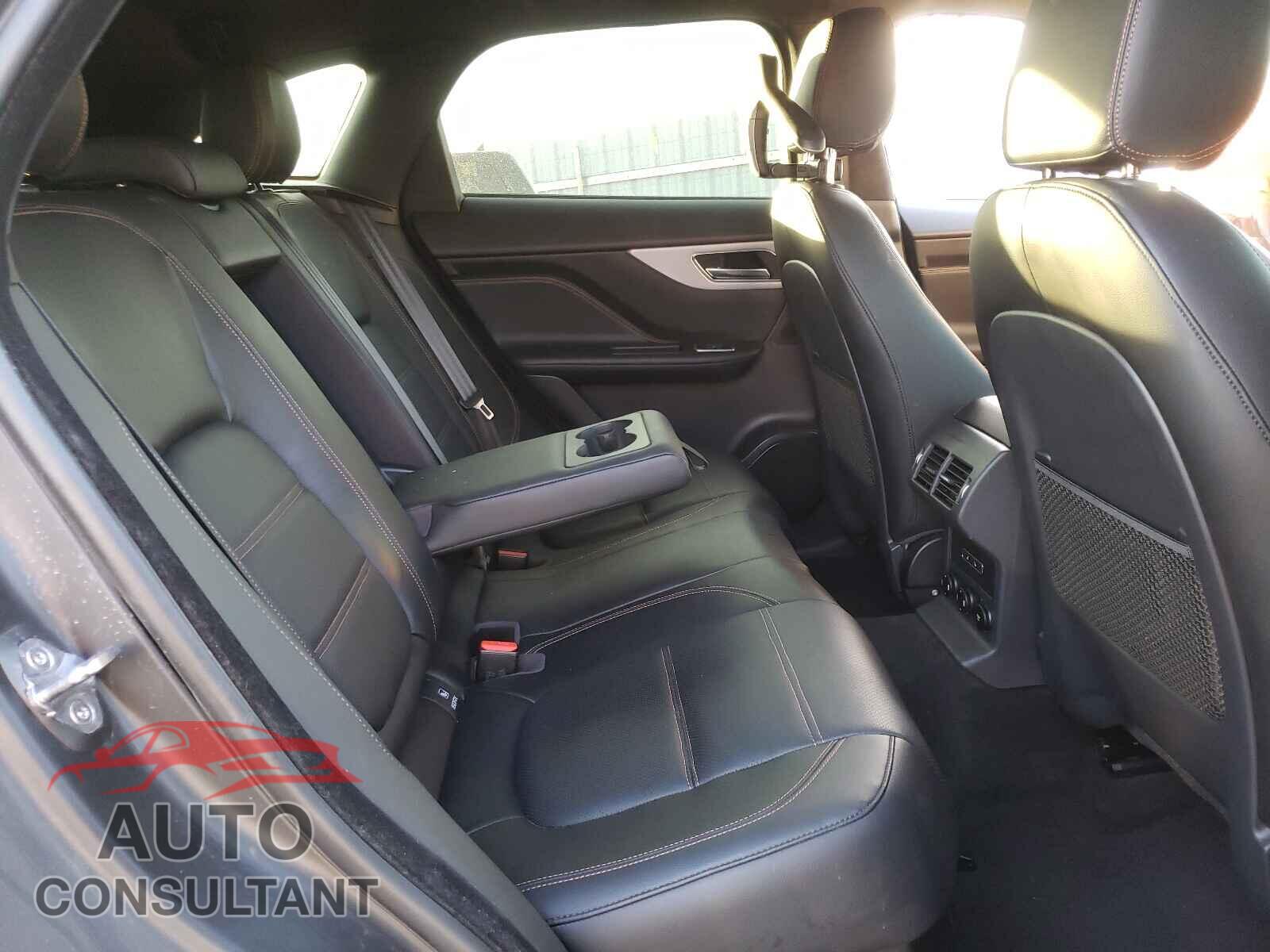 JAGUAR F-PACE 2020 - SADCK2FX0LA621829
