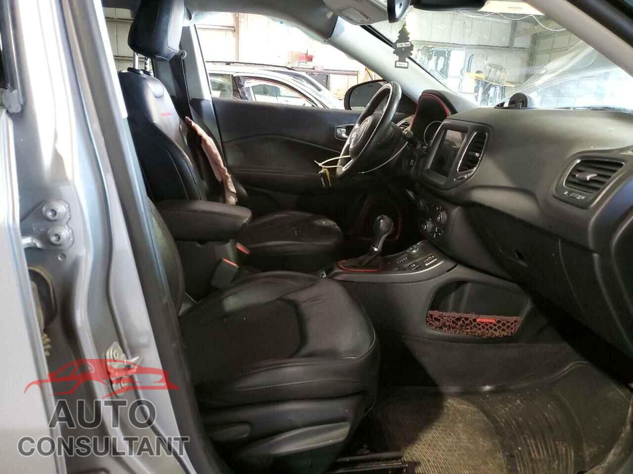 JEEP COMPASS 2018 - 3C4NJDDB9JT256938