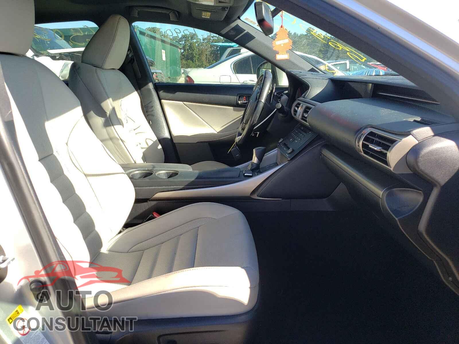 LEXUS IS 2016 - JTHBA1D21G5007171