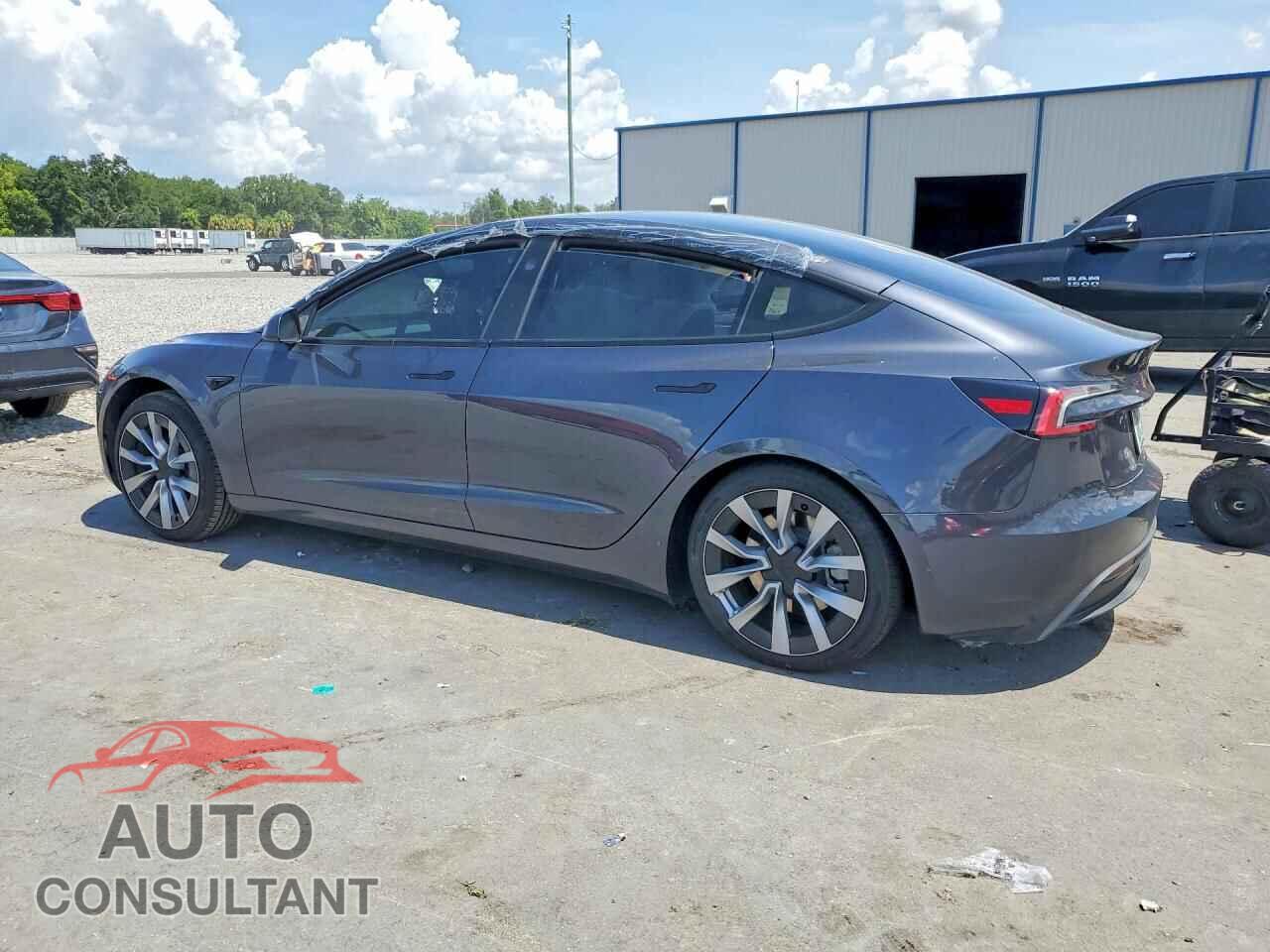 TESLA MODEL 3 2025 - 5YJ3E1EA9SF050647
