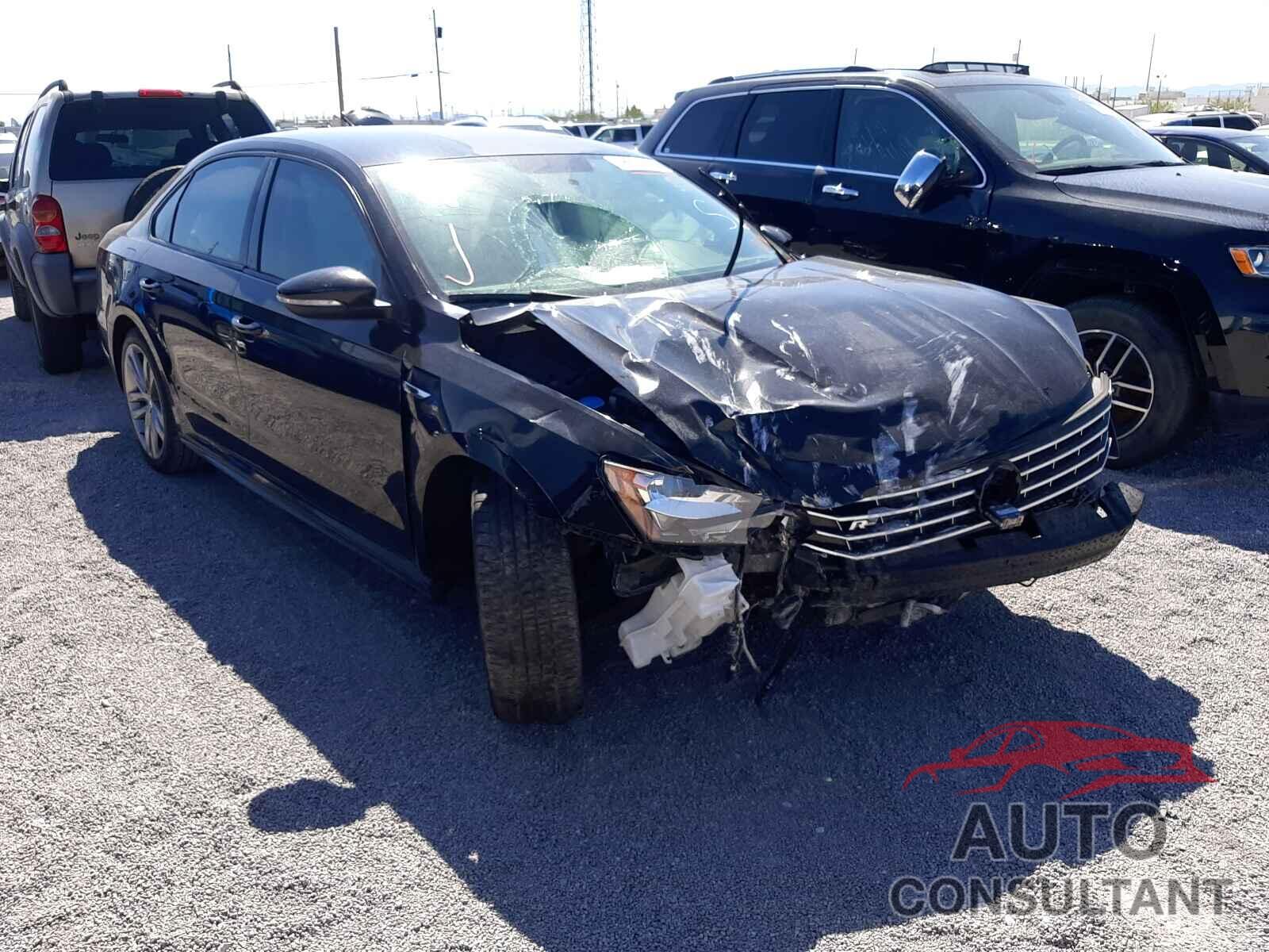 VOLKSWAGEN PASSAT 2018 - 1VWAA7A35JC030210