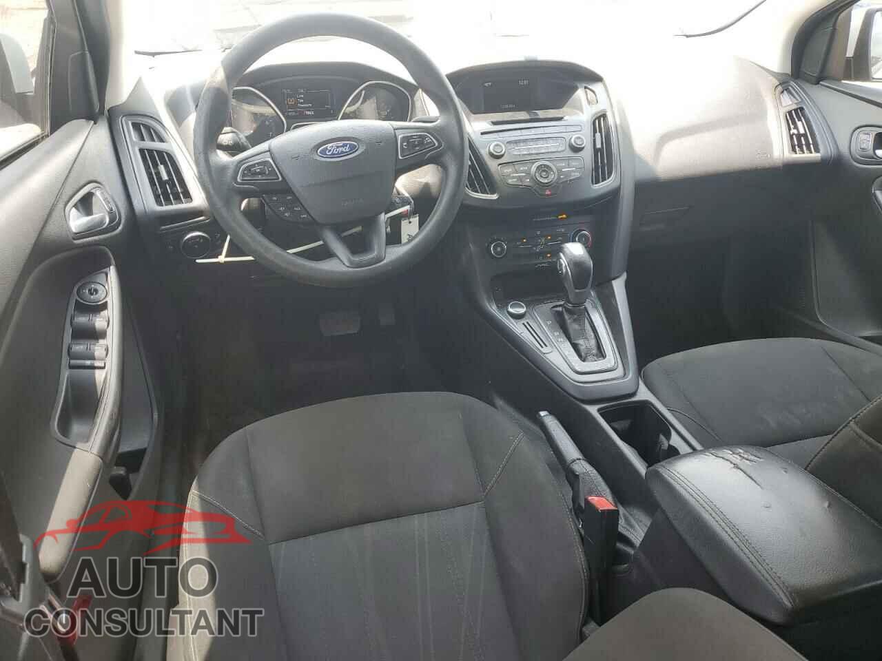 FORD FOCUS 2015 - 1FADP3K26FL223220