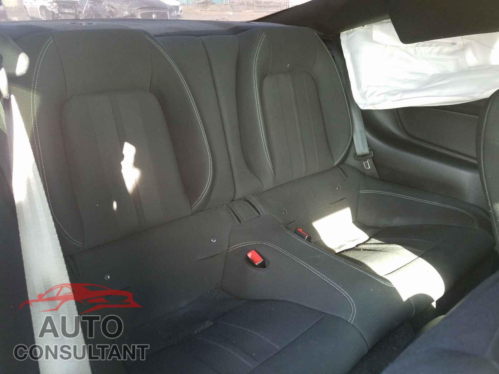 FORD MUSTANG 2018 - 1FA6P8TH2J5138431
