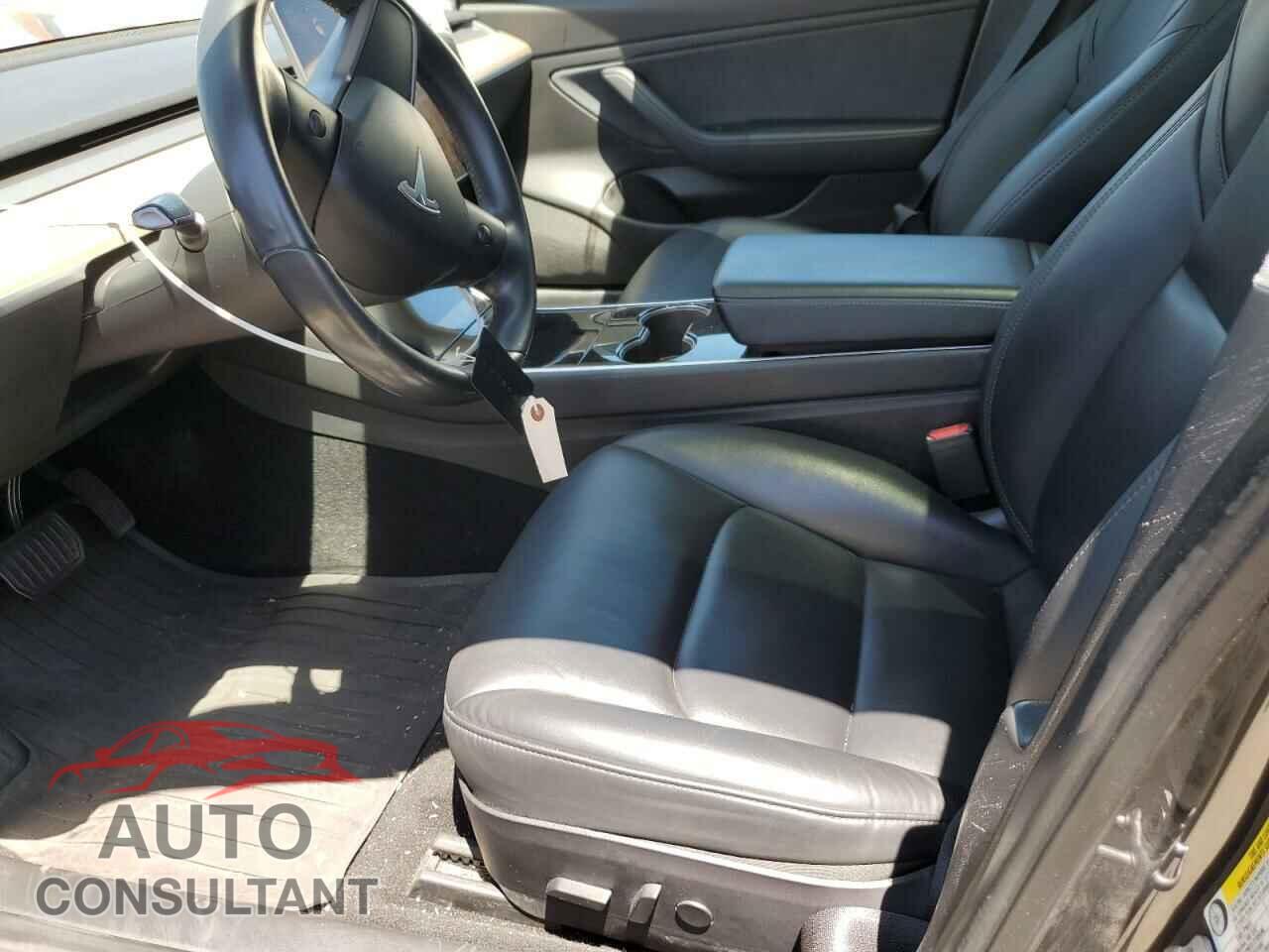 TESLA MODEL 3 2019 - 5YJ3E1EA2KF300844