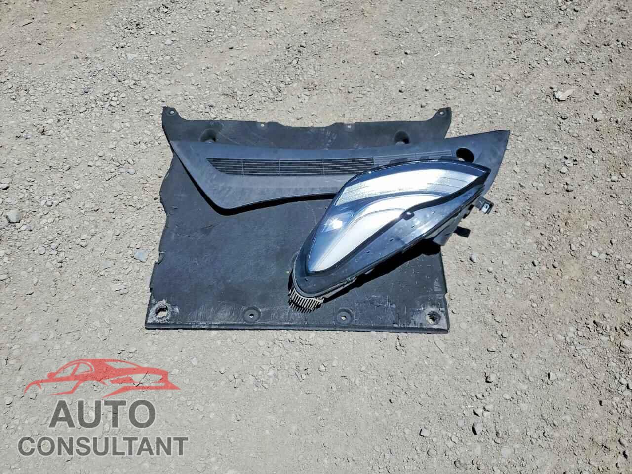 TESLA MODEL 3 2018 - 5YJ3E1EBXJF097239