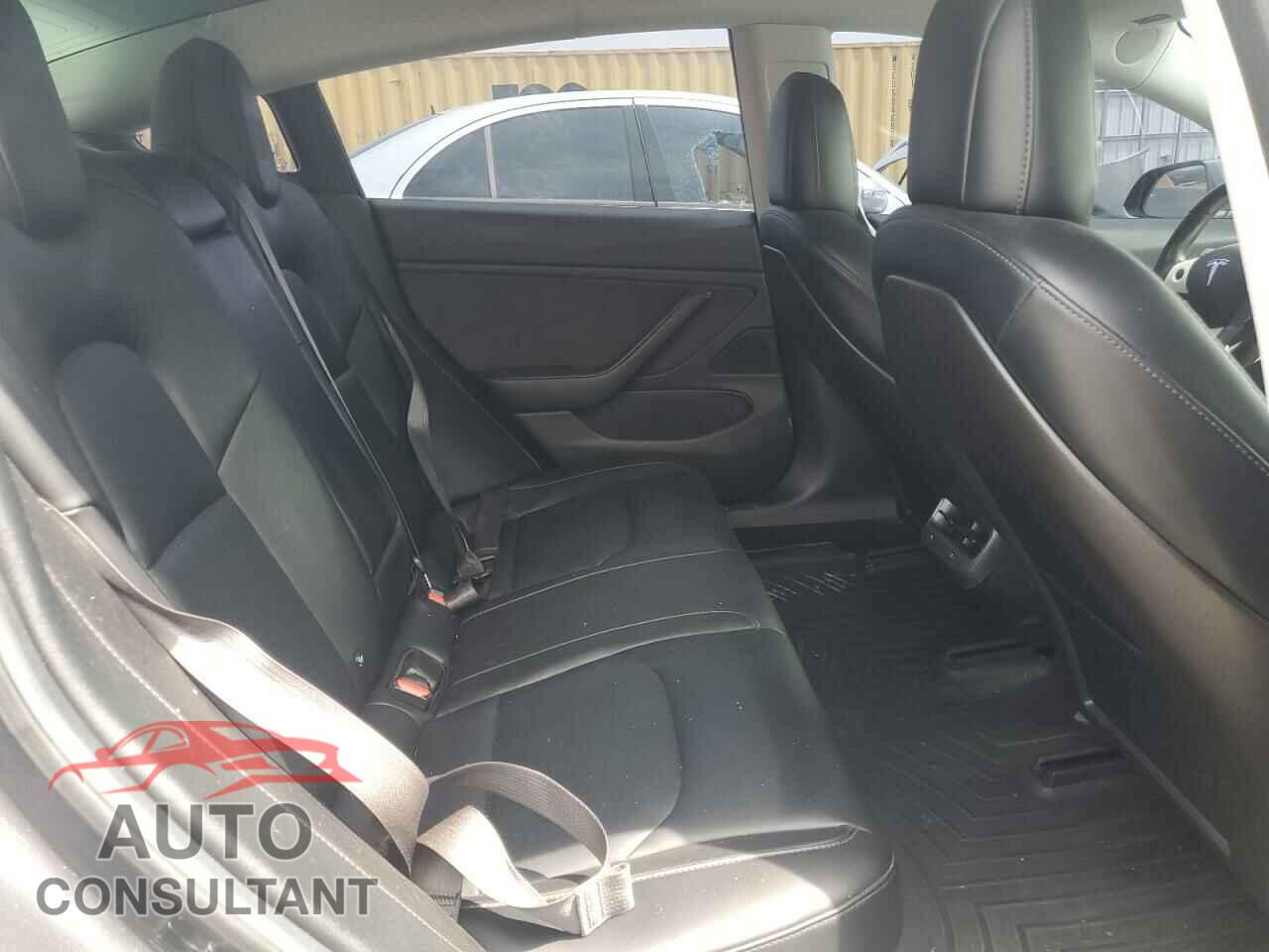 TESLA MODEL 3 2018 - 5YJ3E1EA1JF010853