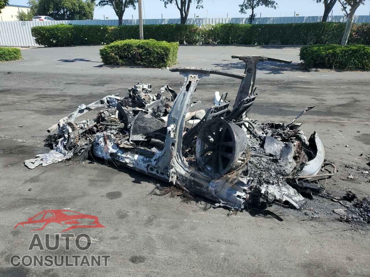 TESLA MODEL S 2022 - 5YJSA1E57NF491563