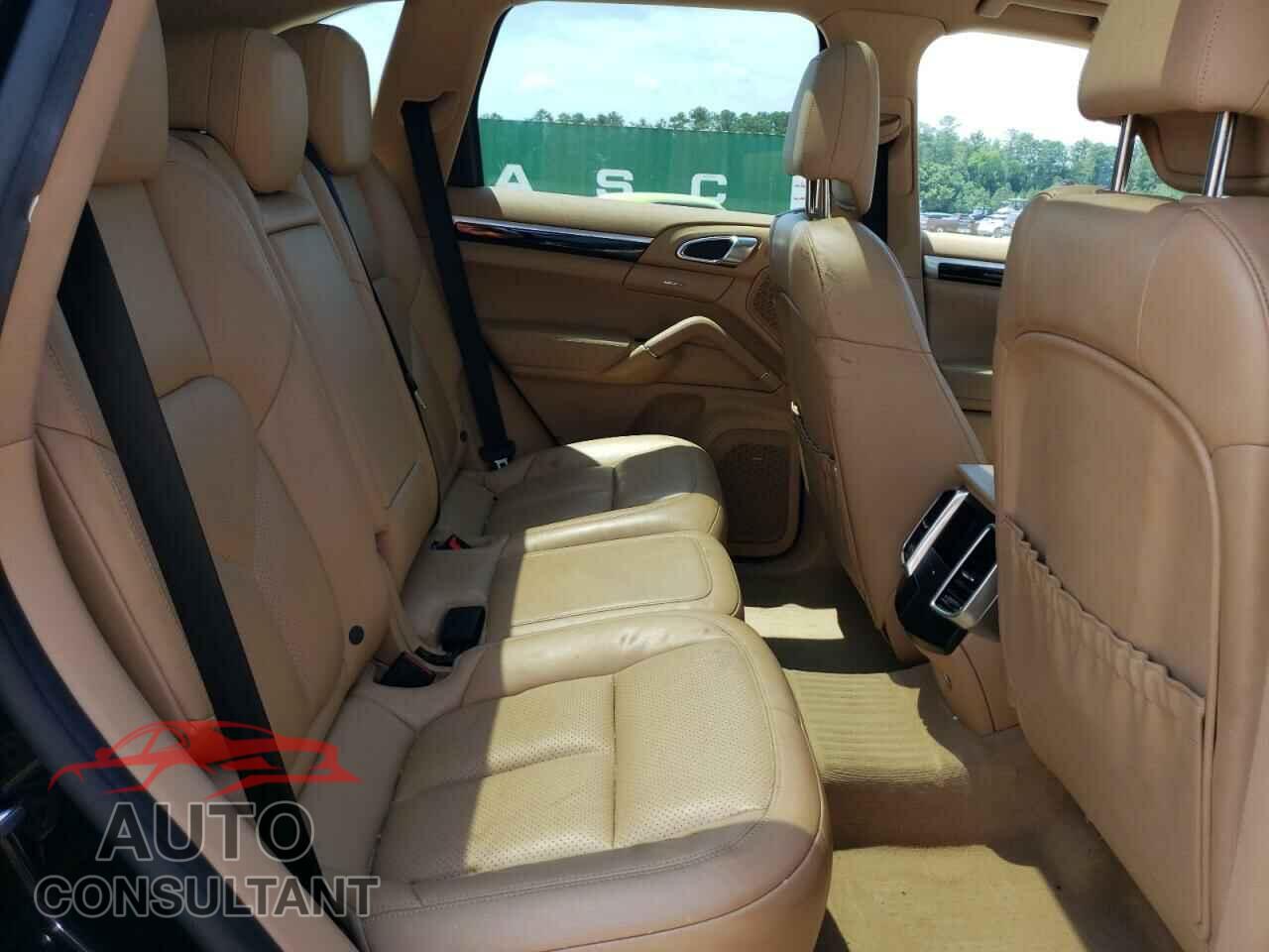 PORSCHE CAYENNE 2016 - WP1AA2A21GLA08662
