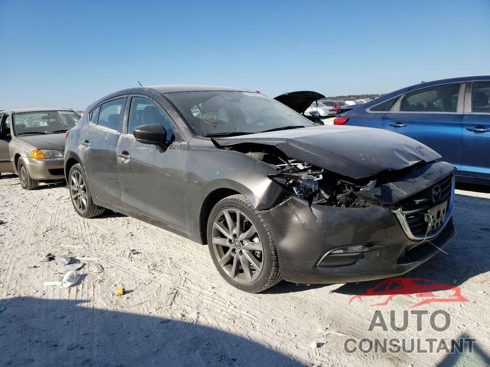 MAZDA 3 2018 - 3MZBN1L32JM168269