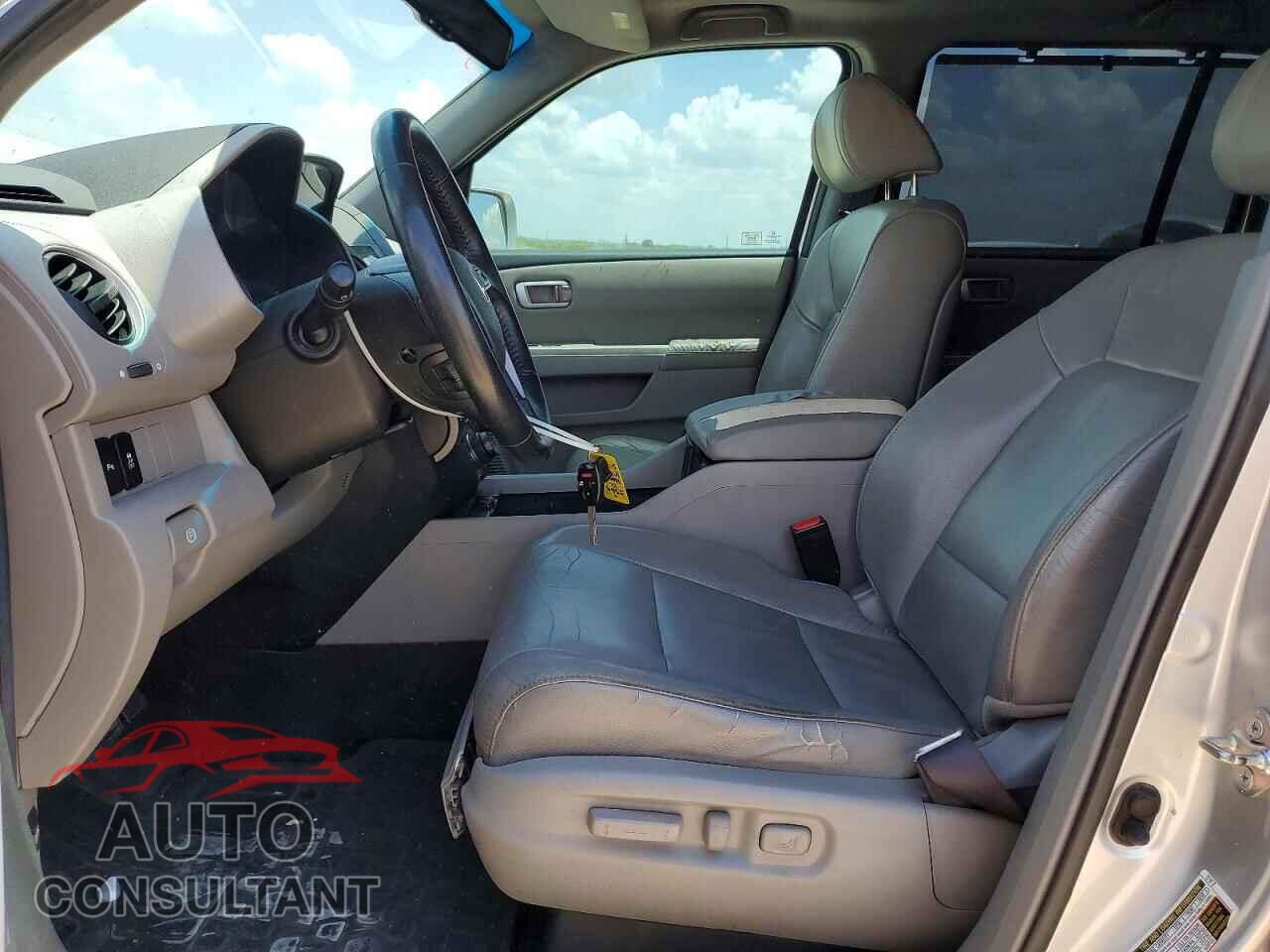 HONDA PILOT 2012 - 5FNYF4H96CB065212