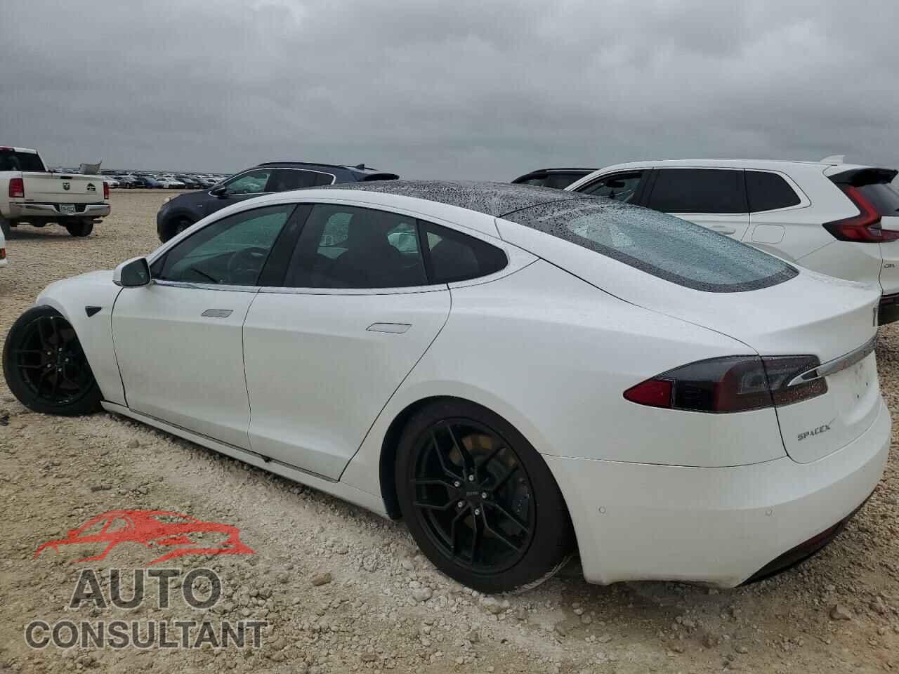 TESLA MODEL S 2020 - 5YJSA1E26LF370512