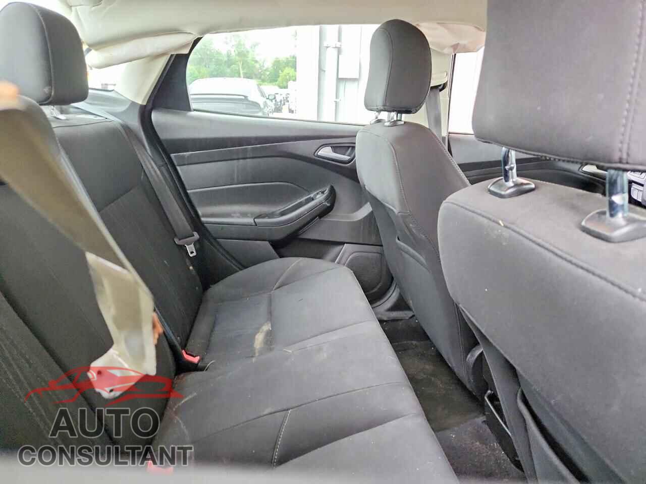 FORD FOCUS 2016 - 1FADP3F27GL247716