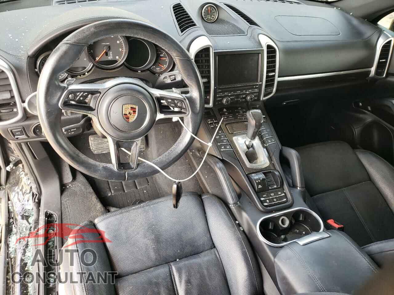 PORSCHE CAYENNE 2016 - WP1AA2A27GKA12902