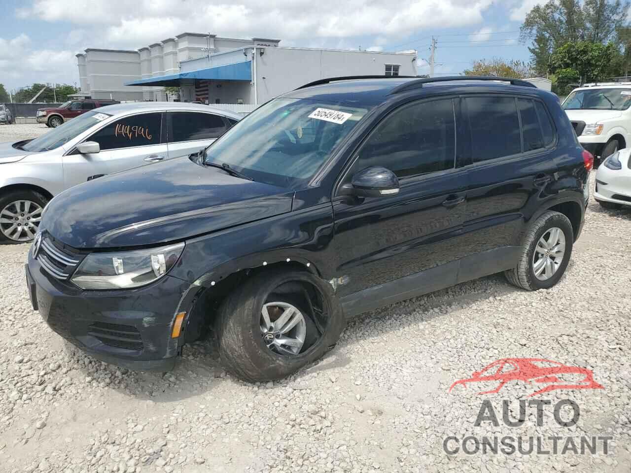 VOLKSWAGEN TIGUAN 2017 - WVGBV7AX7HK024502