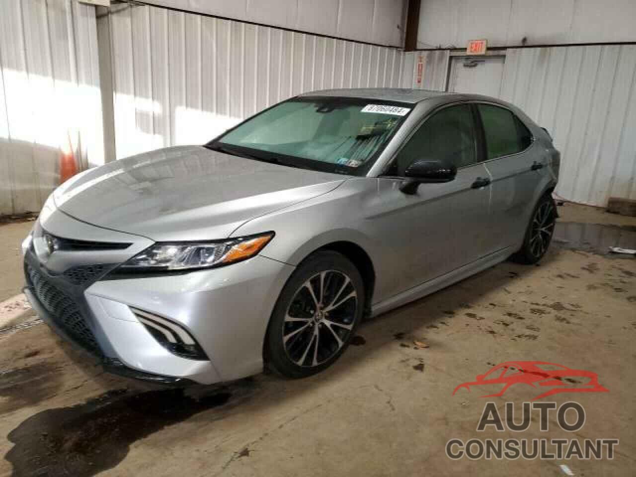 TOYOTA CAMRY 2018 - JTNB11HK7J3038046