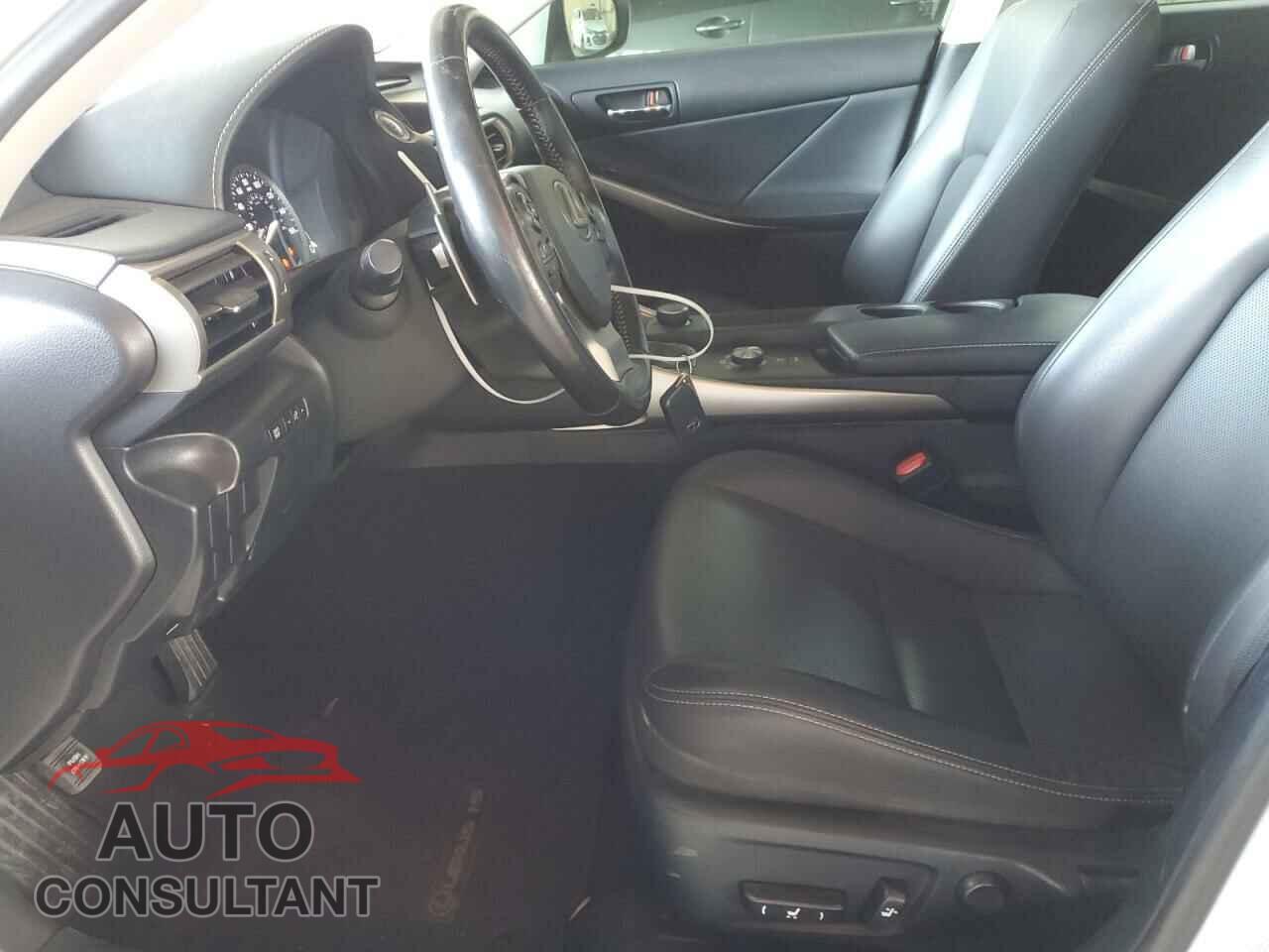 LEXUS IS 2016 - JTHBA1D23G5036543