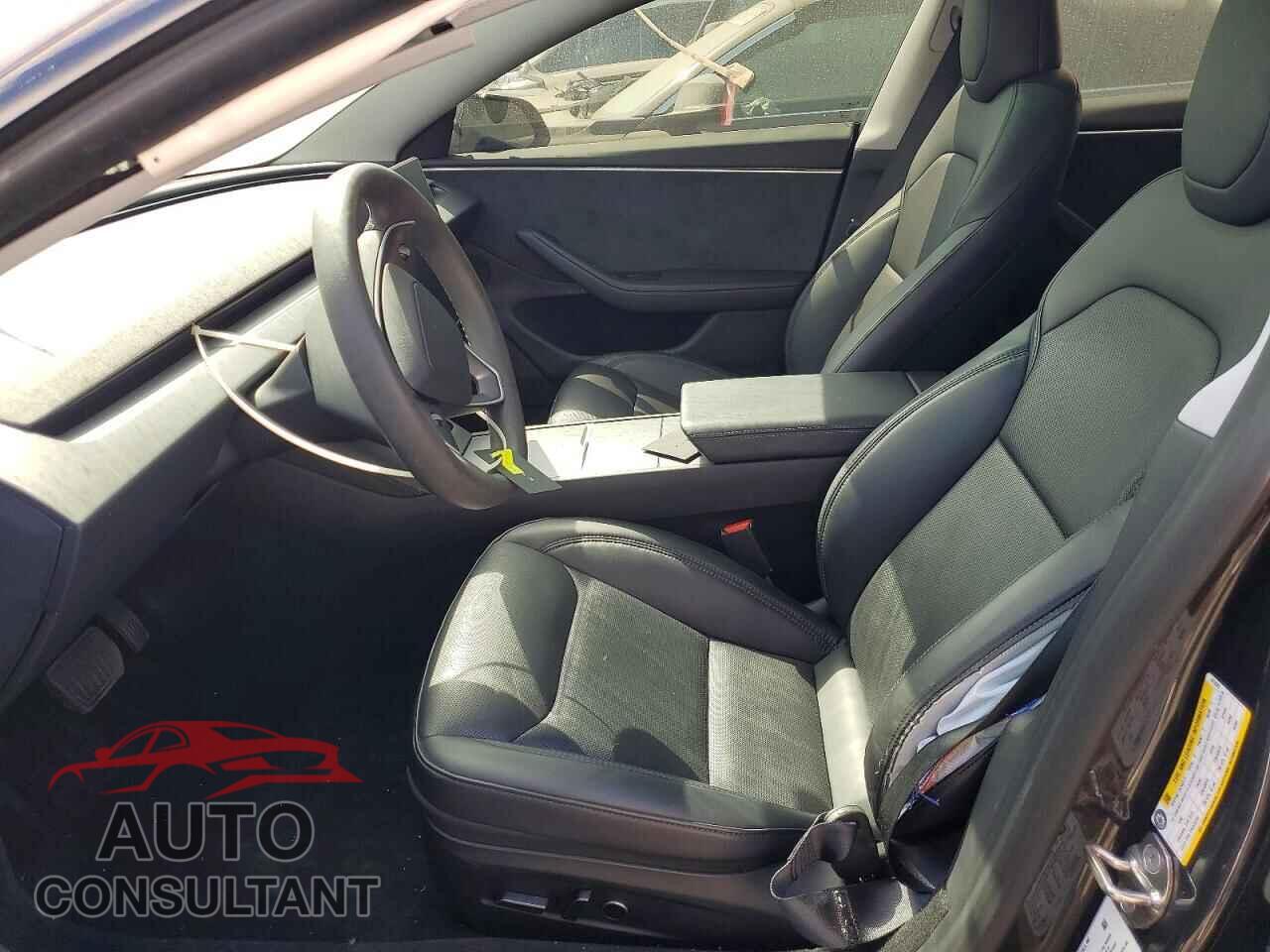 TESLA MODEL 3 2024 - 5YJ3E1EB2RF813529