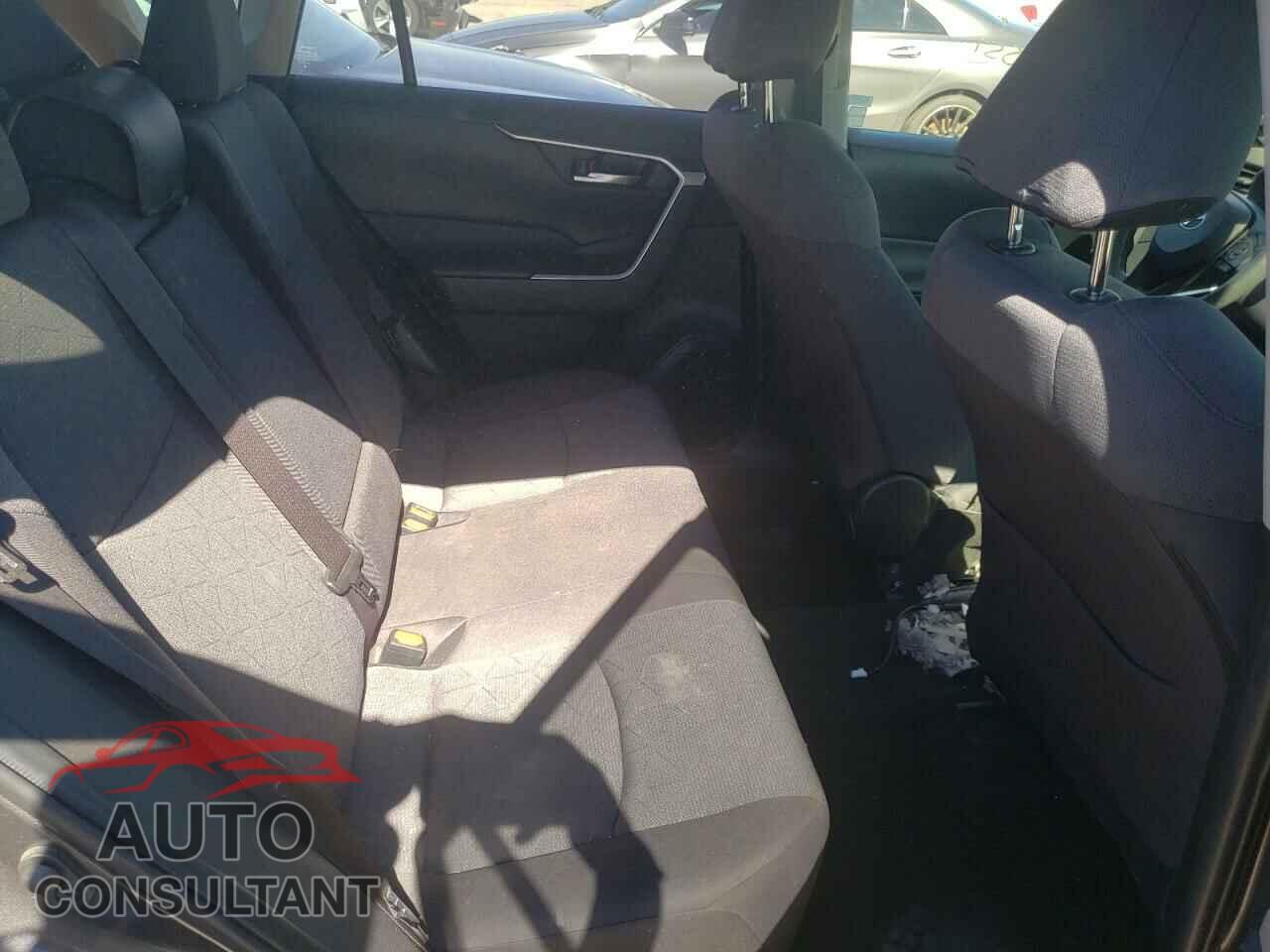 TOYOTA RAV4 2019 - JTMP1RFV9KD011495