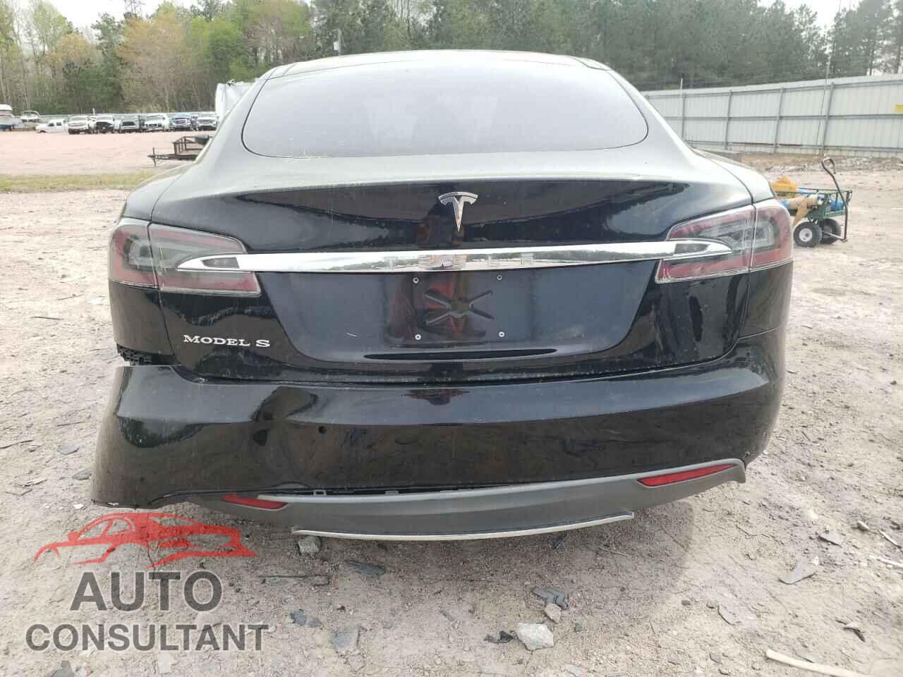 TESLA MODEL S 2015 - 5YJSA1E12FF118302