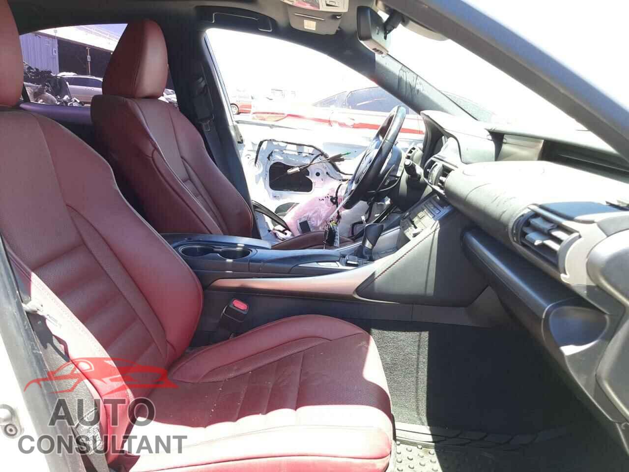 LEXUS IS 2018 - JTHBA1D20J5072777