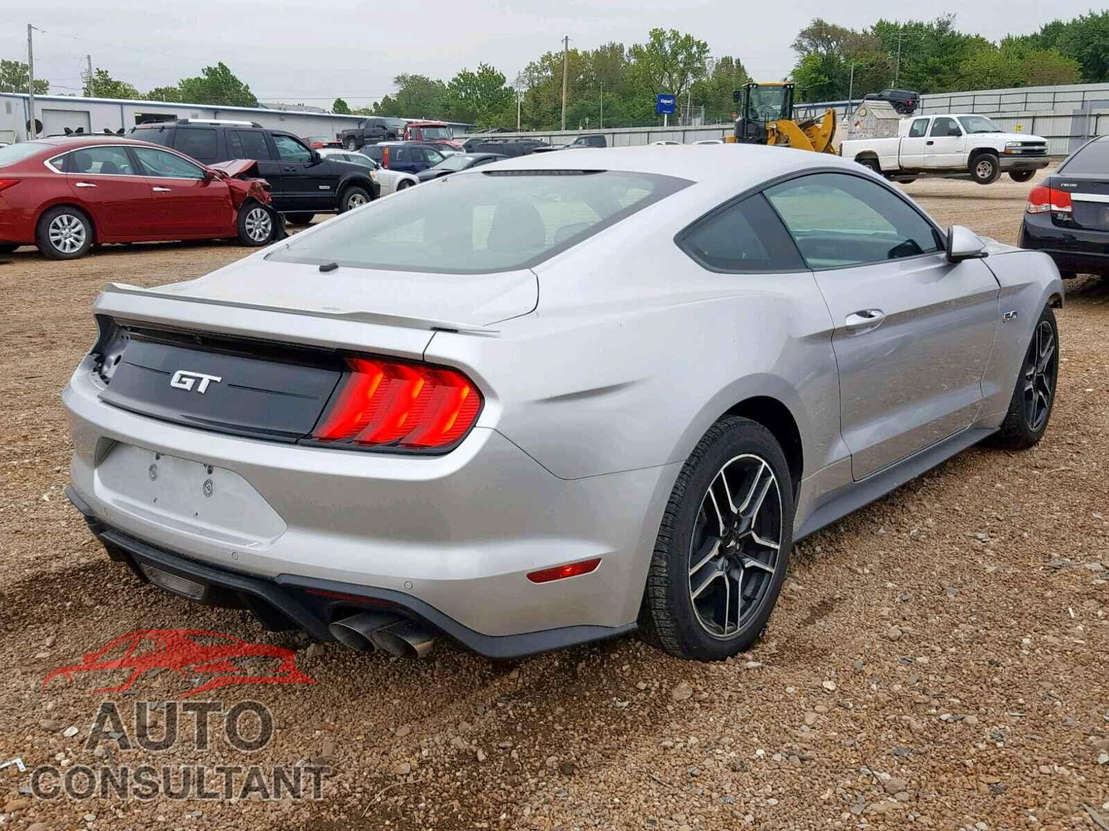 FORD MUSTANG 2018 - 1FA6P8CF3J5176152