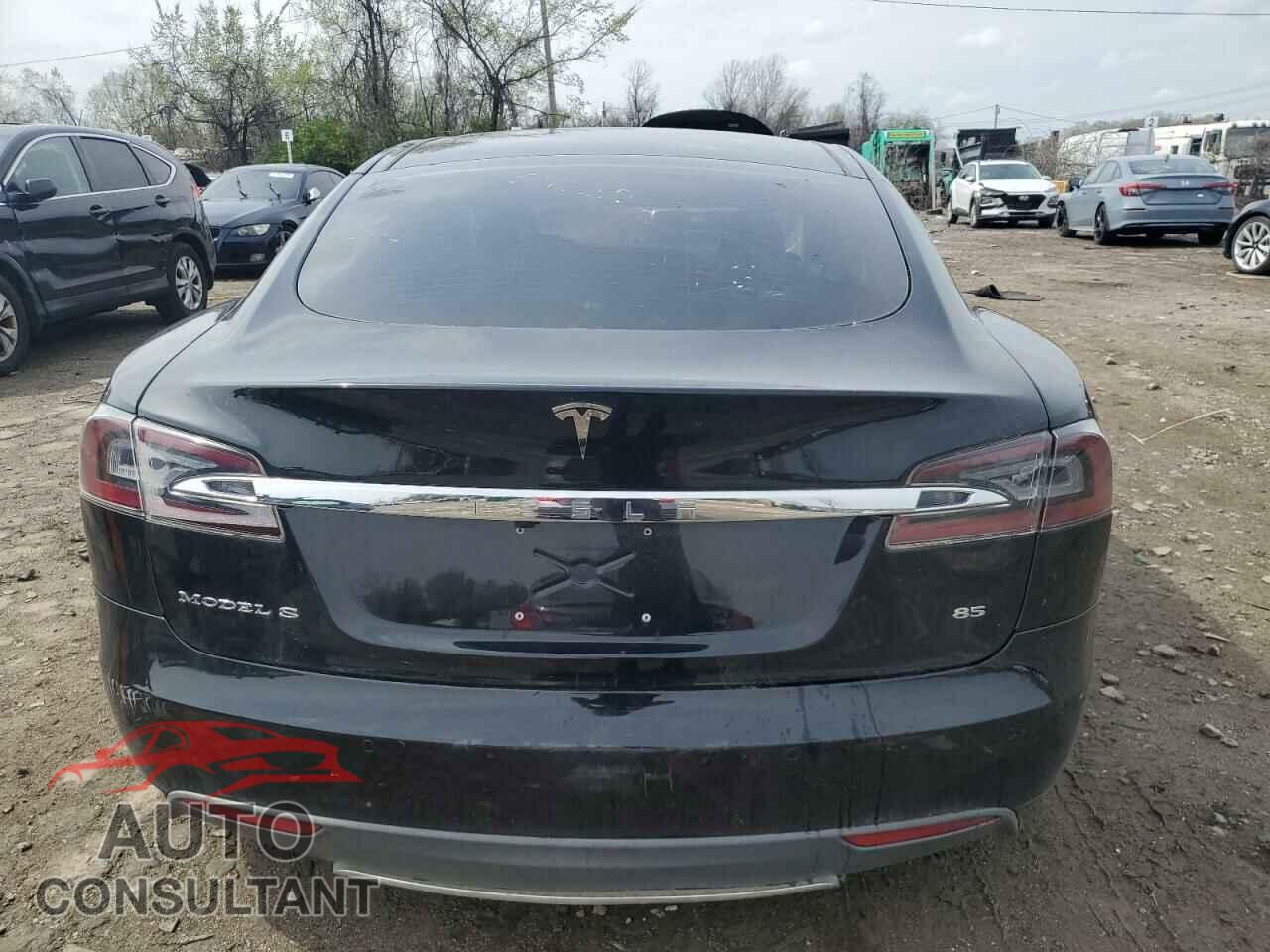 TESLA MODEL S 2013 - 5YJSA1CN8DFP22679