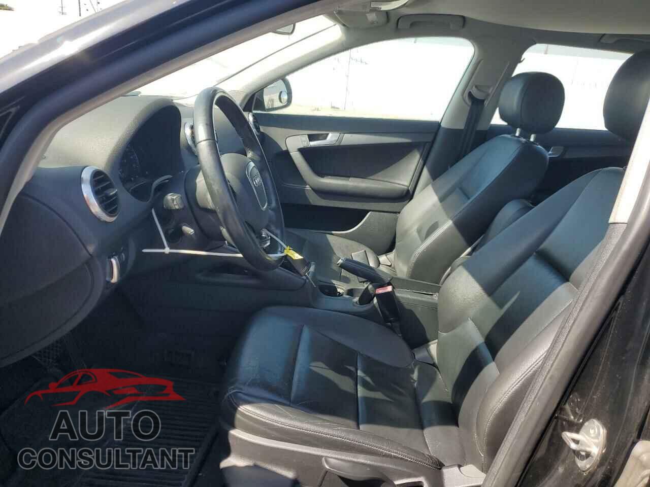 AUDI A3 2010 - WAUBEAFM9AA128286
