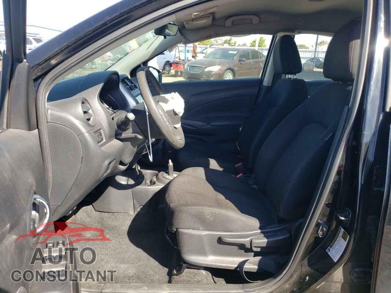 NISSAN VERSA 2019 - 3N1CN7AP3KL879103