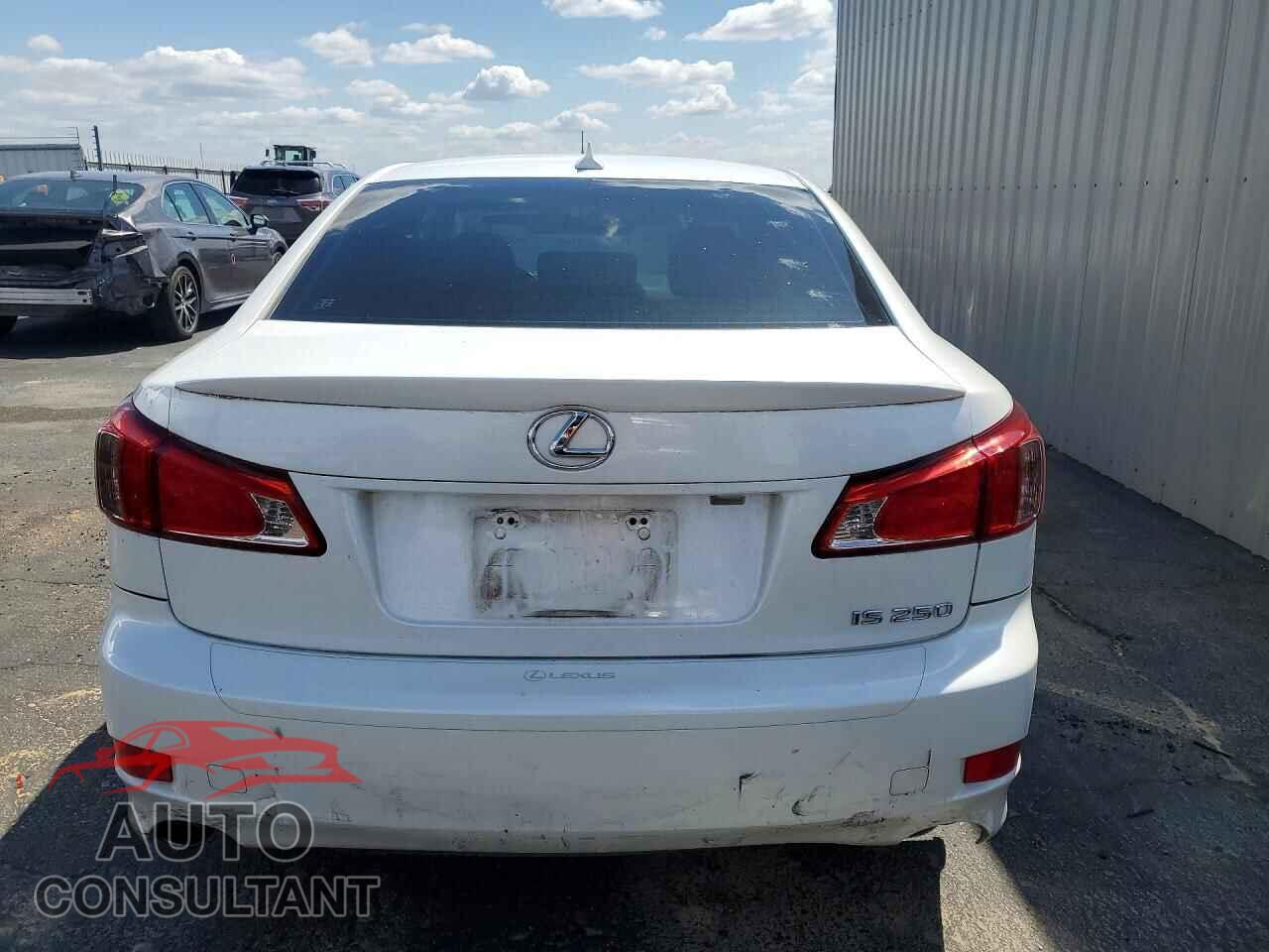 LEXUS IS 2011 - JTHBF5C2XB5139946