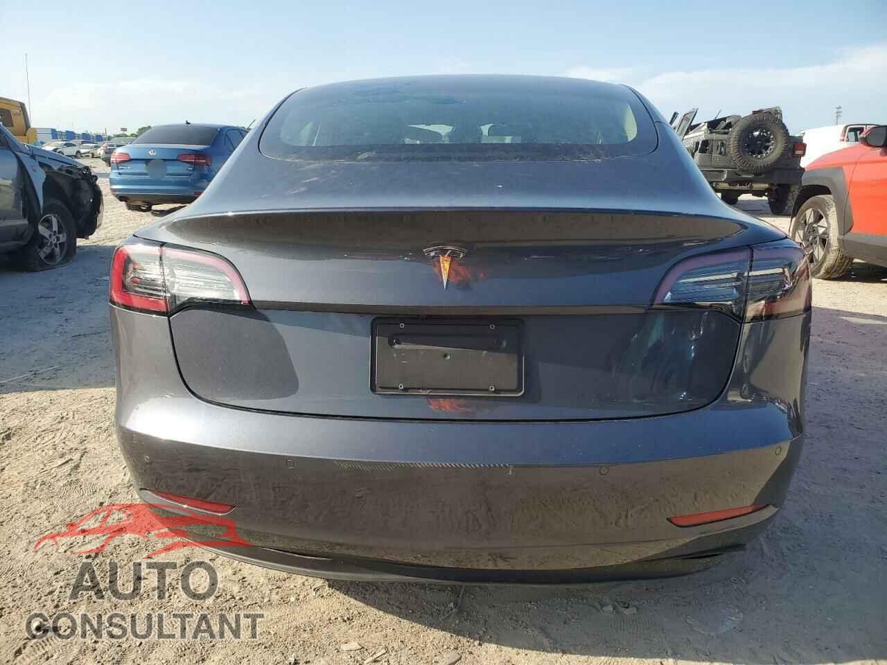 TESLA MODEL 3 2021 - 5YJ3E1EA5MF090808