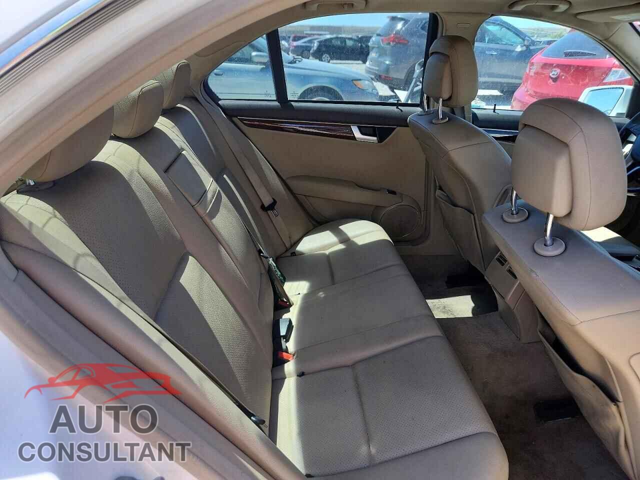MERCEDES-BENZ C-CLASS 2013 - WDDGF8AB2DR242615