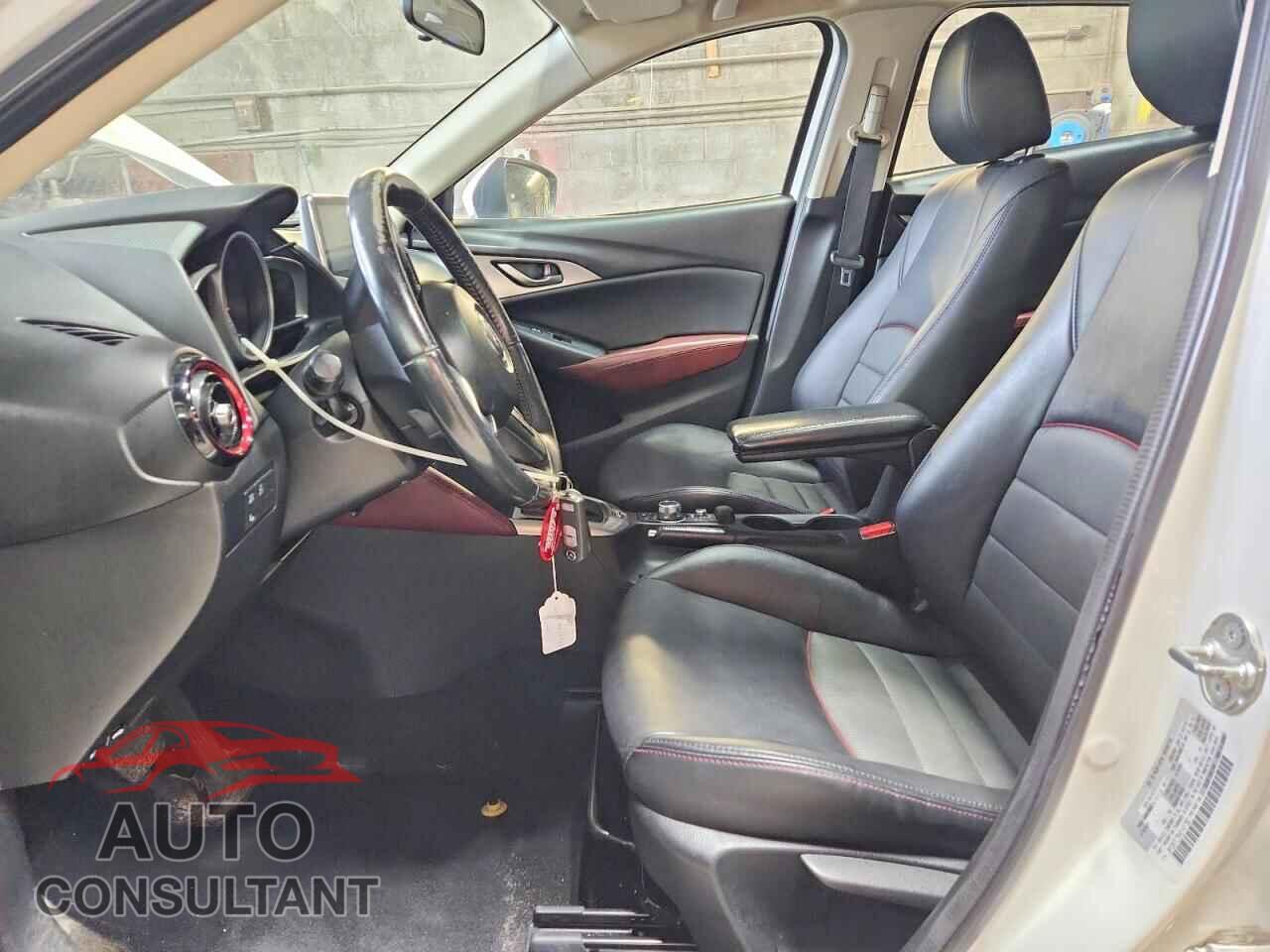 MAZDA CX-3 2017 - JM1DKFC75H0141780