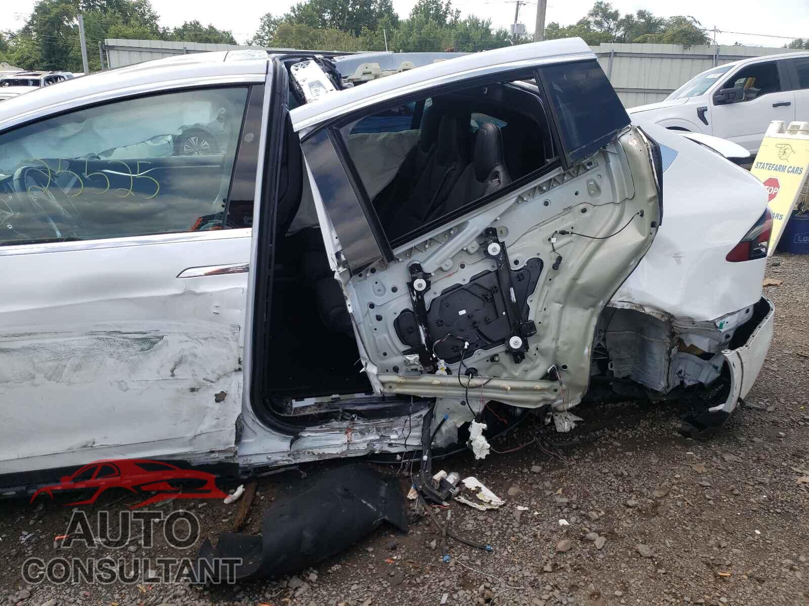 TESLA MODEL X 2017 - 5YJXCAE22HF034363