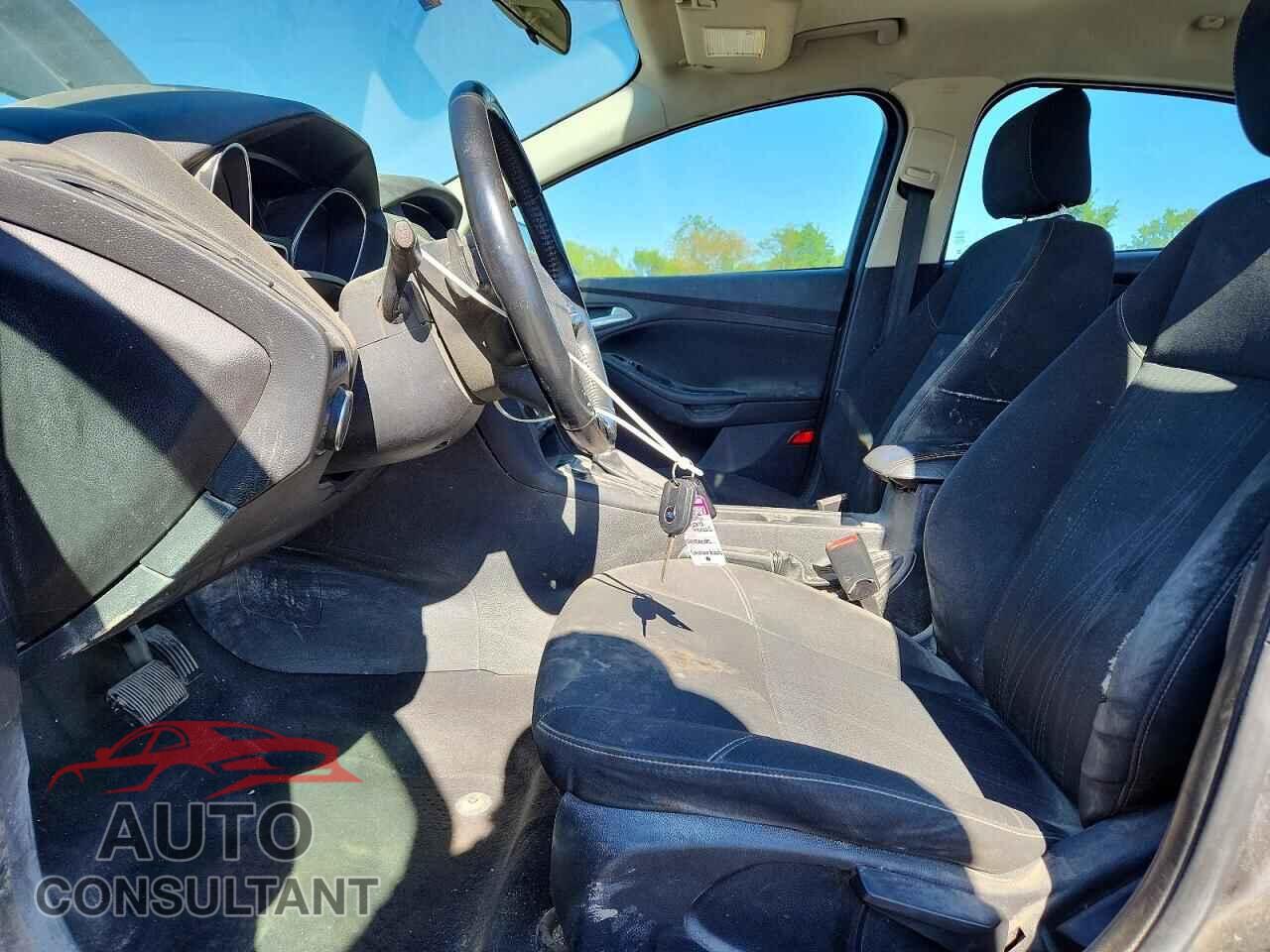 FORD FOCUS 2015 - 1FADP3F2XFL247451