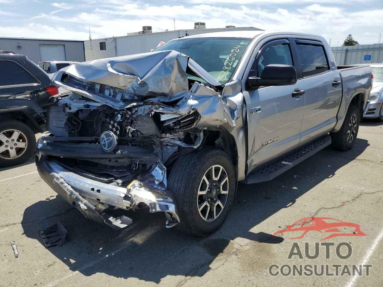 TOYOTA TUNDRA 2018 - 5TFDY5F18JX752769