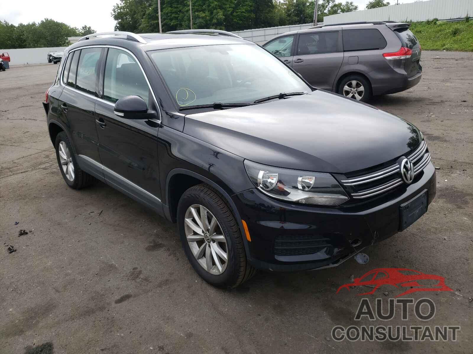 VOLKSWAGEN TIGUAN 2017 - WVGSV7AX3HK029566