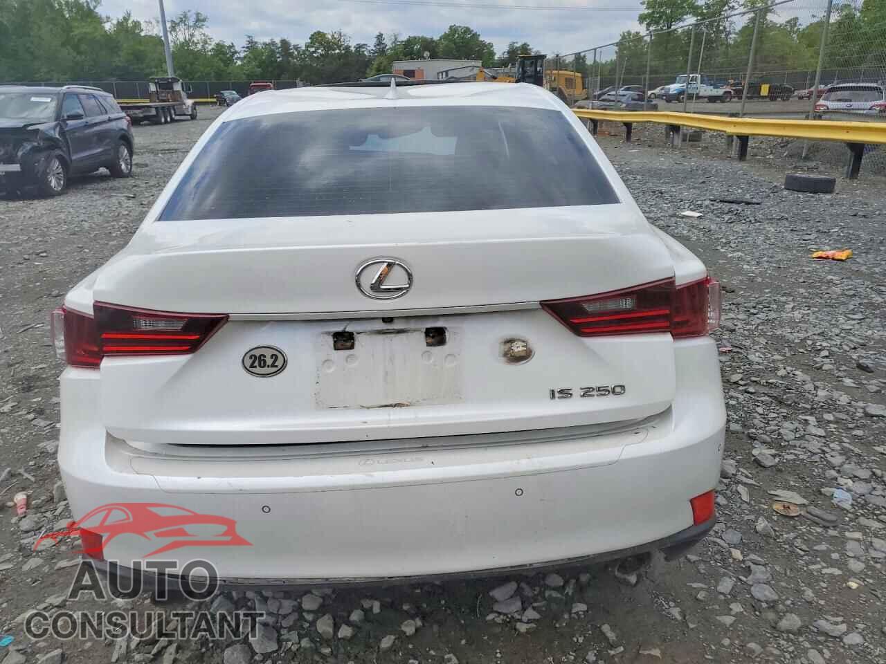 LEXUS IS 2014 - JTHBF1D24E5015196