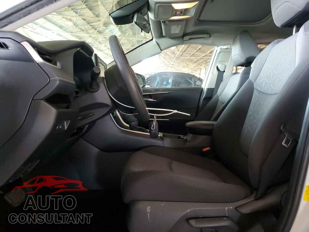 TOYOTA RAV4 2019 - JTMP1RFV7KJ007608