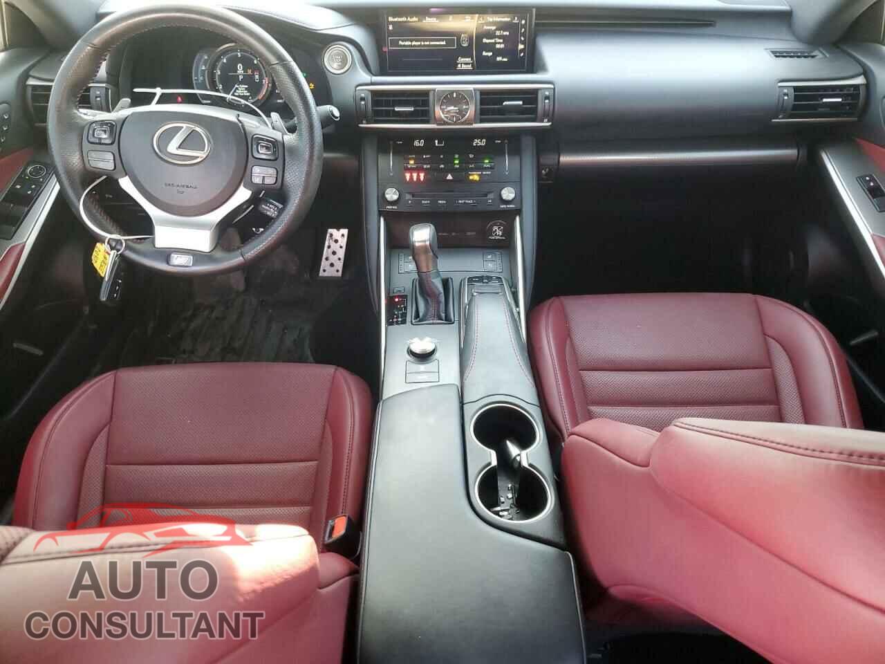 LEXUS IS 2018 - JTHC81D26J5033191